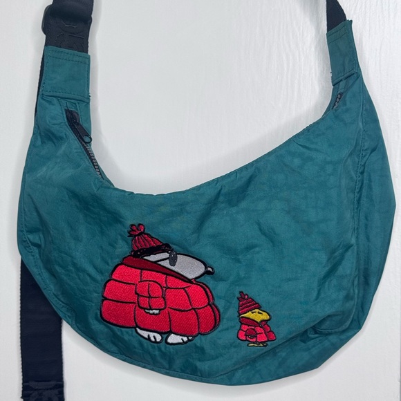 BAGGU X Peanuts Medium Nylon Crescent Bag - Picture 3 of 8